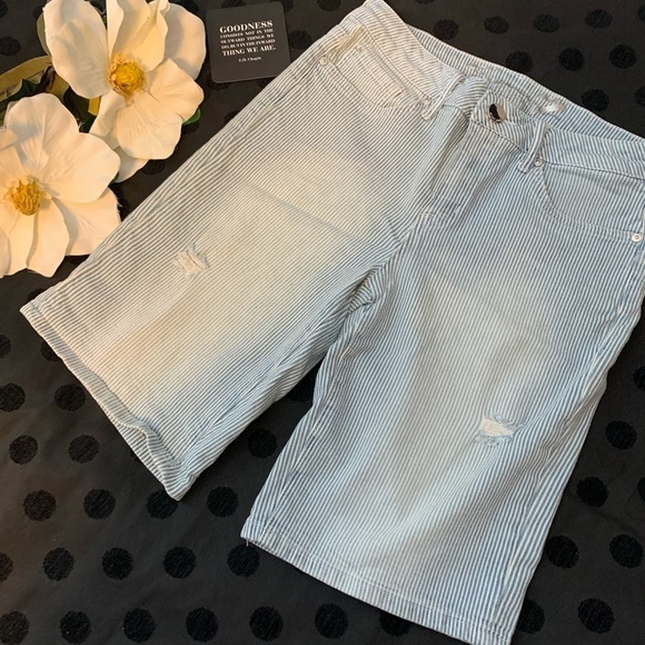 Seven7 Pants - Seven Jeans Distressed Weekend Bermuda’s